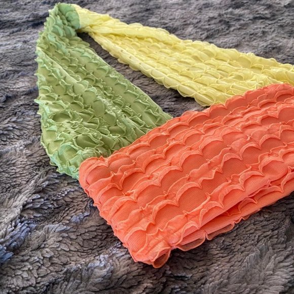 Color Queen Textured Twist Halter Top - Picture 7 of 8